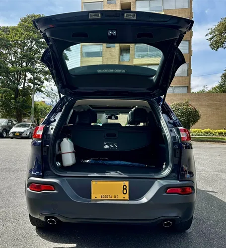 Jeep Cherokee 3.2 Longitude