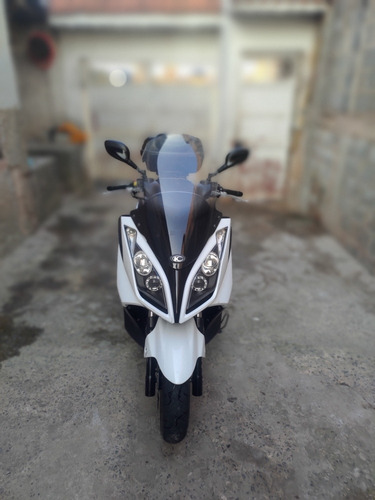 Imagem 1 de 7 de Kymco Downtown 300i