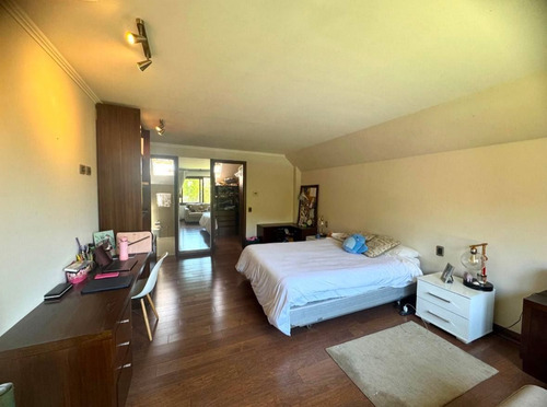 Maravillosa Casa Inglesa En Condominio Con Lindo Jardín
