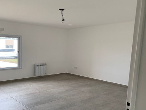 Imagen 21 de 24 de Super Oferta En Santa Ines De Canning!!! Lote Interno De 700 Mts Con Radiadores Y 3 Dormitorios!!!