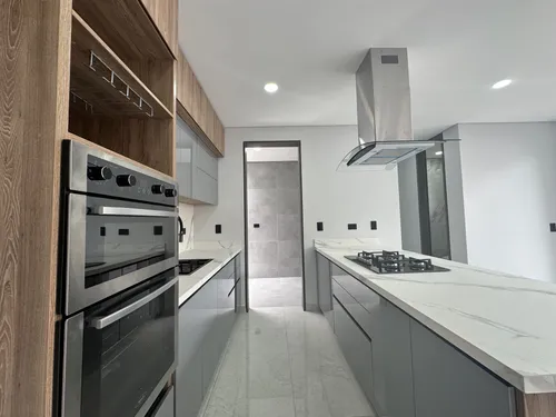 Casa En Venta En Hacienda El Castillo. Cod V8014650