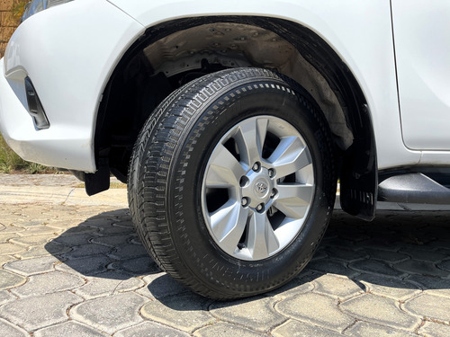 Toyota Hilux 2.7 Cabina Doble Sr Mt