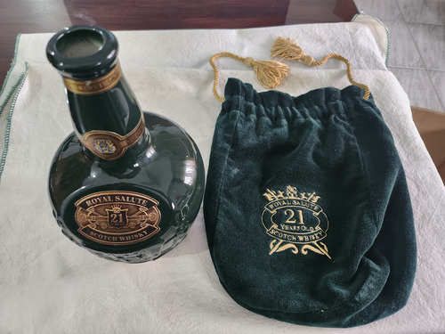 Botella Royal Salute 21 Años Vacia Porcelana Verde Con Funda