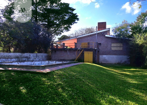 Venta De Casa En Merlo, Excelente Ubicación