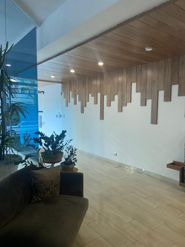 Apartamento En La Julia De 4 Habitaciones Y 4 Parqueos Torre Uno Por Nivel , No Area Social, No Airbnb