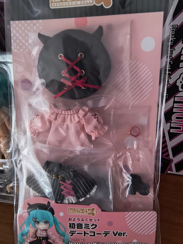 Hatsune Miku Original Nendoroid Doll Figma Outfit Set De 4 (Usado)