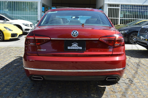 Volkswagen Passat 2018 V6 Rojo