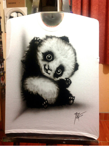 Diseño Osito Panda En Aerografia Sobre Playera, Arte