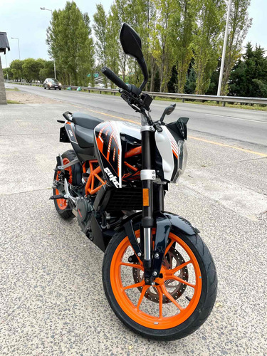 Motocicleta Ktm Duke 390cc