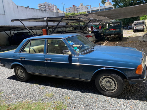 Mercedes Benz 230 W123 1980.