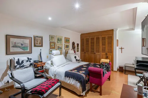 Apartamento En Venta En Chicó Navarra. Cod V22115