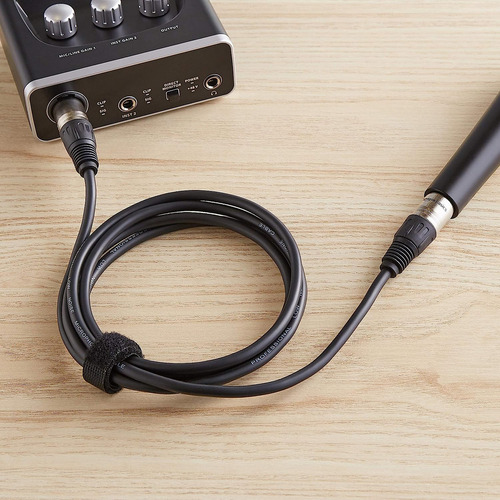 Padrão Microp Balanced XLR de homem para mulher da Amazon Basic