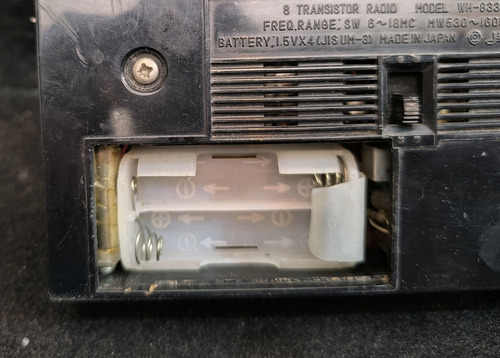 Radio Antigua Portátil Hitachi A Transistor Funcionando (Usado)