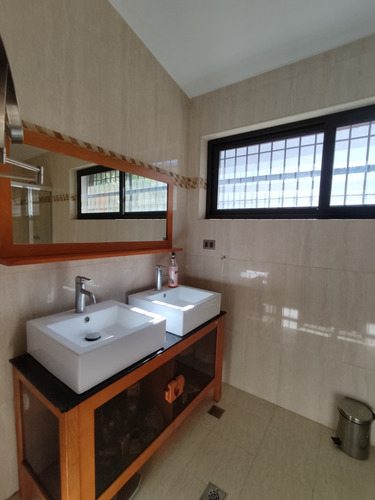 Casa En El Parral En Venta.- 1789 Inmobiliaria Maggi.