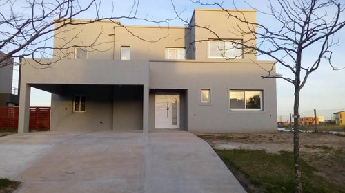 Casa  En Venta Ubicado En El Cantón, Escobar, G.b.a. Zona Norte