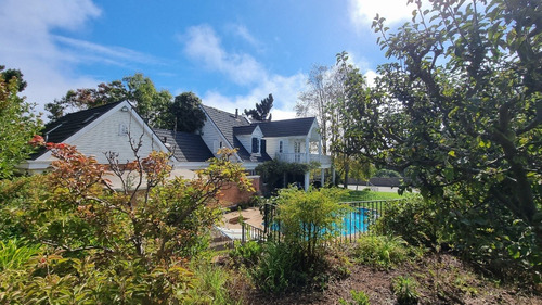 Maravillosa Casa En Condominio En Medio De Naturaleza