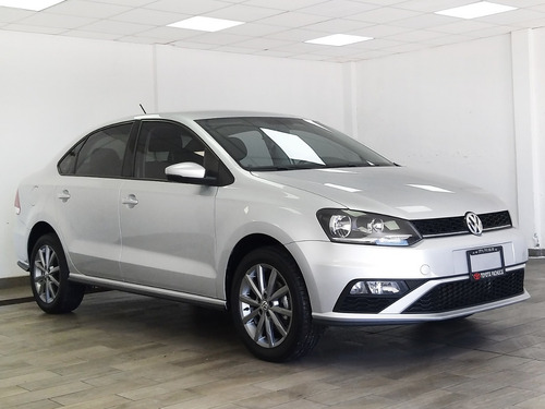 Imagen 3 de 15 de Volkswagen Vento Comfortline Plus 2020 Plata