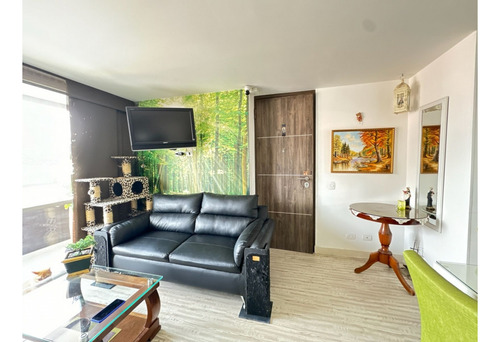 Apartamento, Laureles Hermoso Con Parqueadero