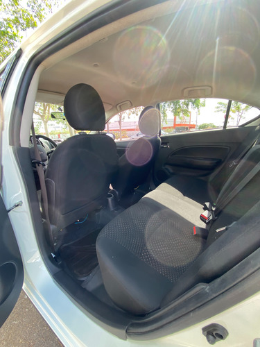 Mirage G4 2024 Versión Gls Cvt Color Blanco