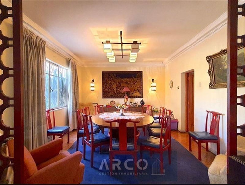 Imagen 4 de 16 de Casa En Venta Gran Terreno 636 M2. Metro Chile España. Ñuñoa