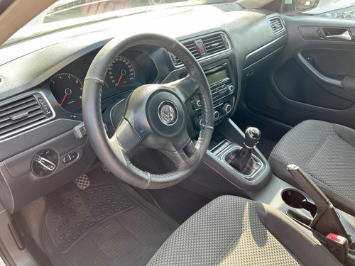 Volkswagen Jetta 2.5 Style Active 5vel B A Mt
