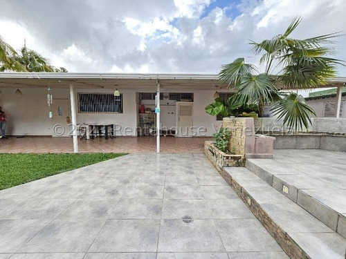 Se Vende Casa Quinta San Jacinto Maracay 24-10972 Ec