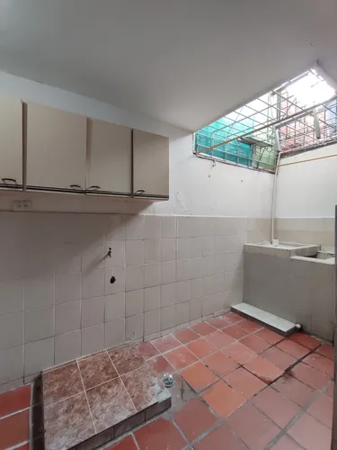 Casa En Arriendo En Avenida Libertadores. Cod A30663