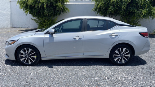 Imagen 10 de 15 de Nissan Sentra 4 Puertas
