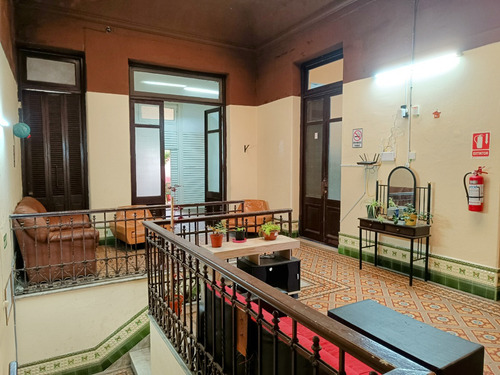 Hogar Estudiantil En Pleno Centro De Montevideo - Tenemos Habitaciones Individuales Y Dobles. Cada Una De Ellas Con Placares Individuales.