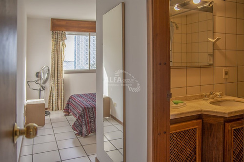 Imagen 11 de 18 de Apartamento De 3 Dormitorios Con Parrillero En Venta, Edif. Cap Breton. Playa Mansa.