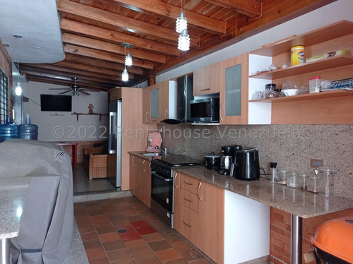 Julio Latouche 23-16997 Townhouse En Venta Mañongo Naguanagua, Hermoso Y Moderno Pozo Y Planta 100%