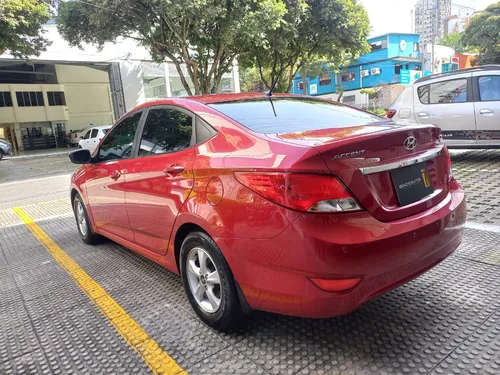 Hyundai Accent 1.6 Premium Mecánica