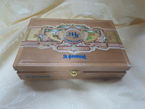 Caja De Cedro Marca Mf. La Promesa Petite 