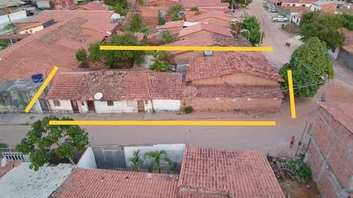 Venda De Propriedade, Terreno Com 3 Casa Já Construídas