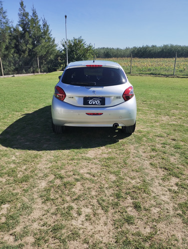 Peugeot 208 1.6 Urban Tech