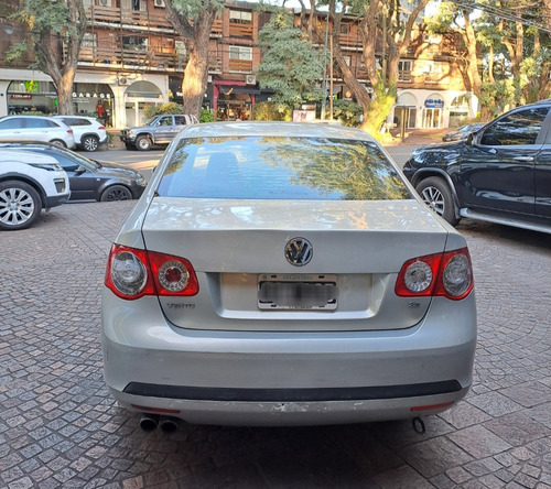 Volkswagen Vento 2.5 Luxury Tiptronic 170cv
