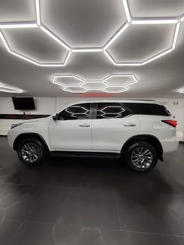 Toyota Fortuner Srv Diésel 2.4 4x2