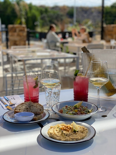 Imagen 4 de 6 de Restaurante Bar Ubicado En Excelente Punto De Mendoza