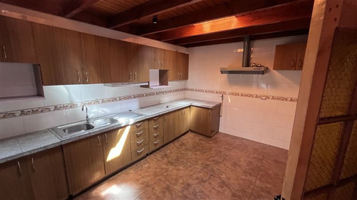 Casa En Venta De 4 Dormitorios En Los Angeles, Bio Bio.