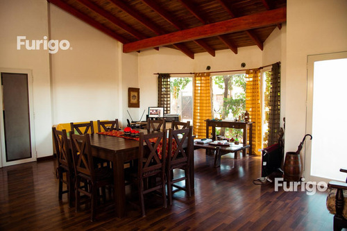Casa Con Pileta En Casilda
