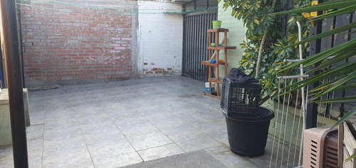 Casa En Venta En Los Ministros, Barrio Las Rosas. Maipú