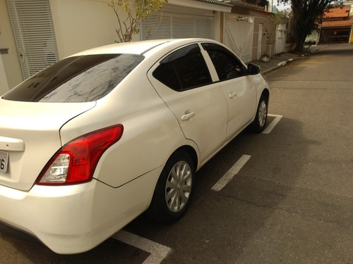 Imagem 8 de 9 de Nissan Versa 2016 1.0 12v 4p