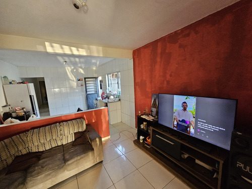 Casa 2 Quartos Garagem Para 2 Veículos Coberta
