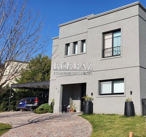 Imagen 2 de 22 de Casa Venta 5 Ambientes San Francisco - Villanueva