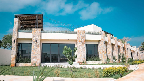 Casa En Venta En Los Lirios En Montemorelos