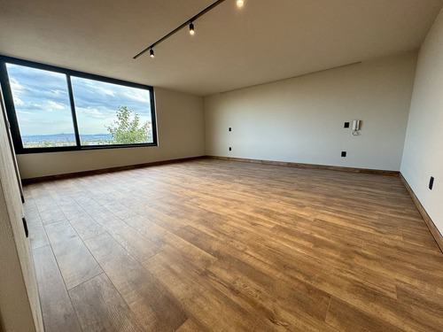 Residencia Con Acabados Premium- La Espiga