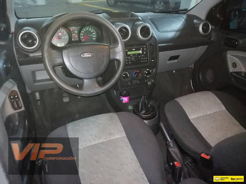 Imagen 8 de 12 de Ford Fiesta Max Sincronico