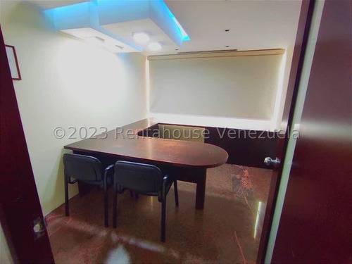 Comercial En Alquiler En Santa Sofia #24-10803 Yosmil Carrero