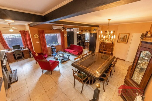 Bajamos El Precio - Chalet-lote 303 M2-living-coc-3 Dorm En