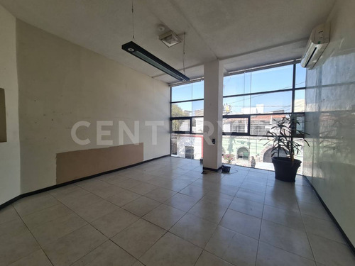 Local Comercial Con Oficinas Y Bodega En Colonia Chulavista Puebla